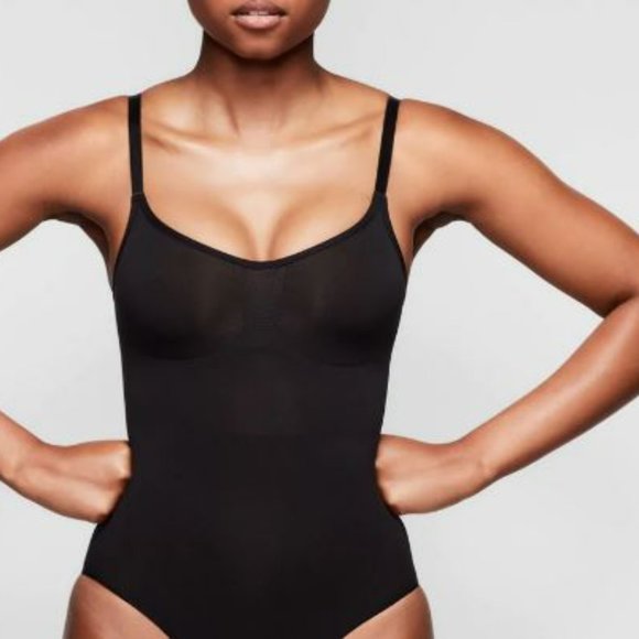 SKIMS SCULPTING BODYSUIT W. SNAPS in ONYX - Picture 4 of 5